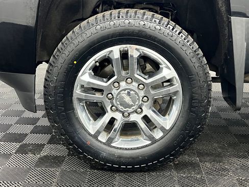 Used 2018 Chevrolet Silverado 2500 High Country w/ Duramax Plus Package image 10