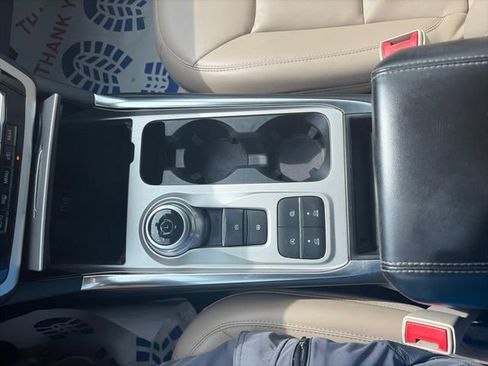 Used 2021 Ford Explorer XLT w/ Equipment Group 202A RWD image 24