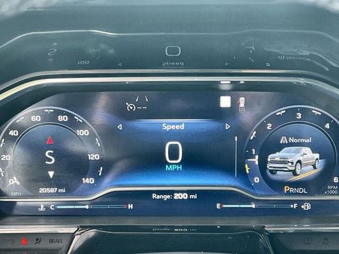 Certified 2022 Chevrolet Silverado 1500 LT w/ Safety Package image 12