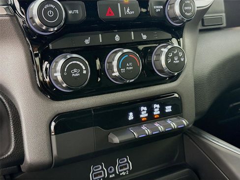 Used 2025 RAM 1500 Big Horn AWD/4WD image 12
