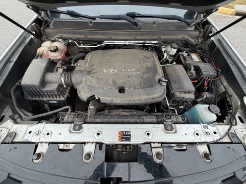 Used 2020 Chevrolet Colorado LT w/ Redline Special Edition image 17