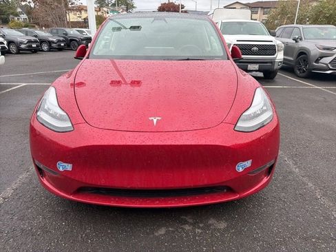 Used 2021 Tesla Model Y Long Range image 22