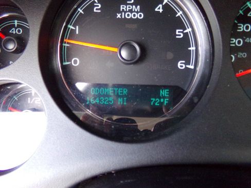 Used 2013 GMC Yukon XL Denali image 20