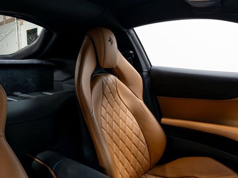 Used 2020 Ferrari 812 Superfast RWD image 24