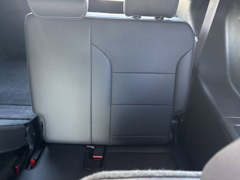 Used 2025 Buick Enclave Preferred AWD/4WD image 25