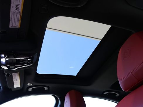 New 2025 Alfa Romeo Giulia w/ Veloce Package AWD image 15