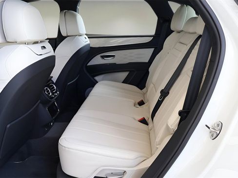 New 2025 Bentley Bentayga image 14