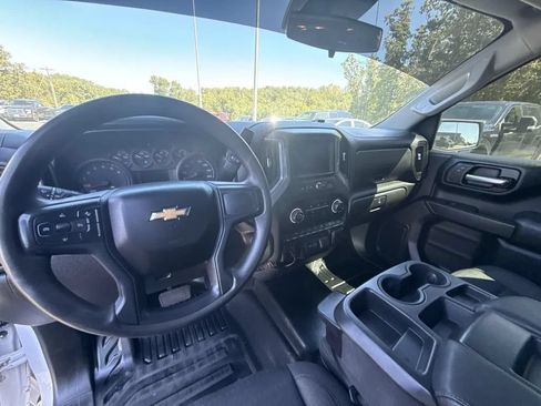 Used 2023 Chevrolet Silverado 1500 W/T w/ Z71 Off-Road Package AWD/4WD image 7
