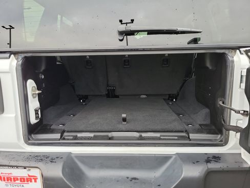 Used 2024 Jeep Wrangler Sport S image 8