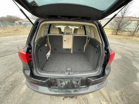 Used 2016 Volkswagen Tiguan S image 25