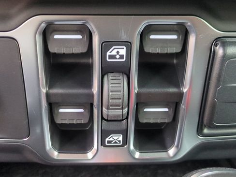 New 2026 Jeep Wrangler Unlimited Sahara AWD/4WD image 25