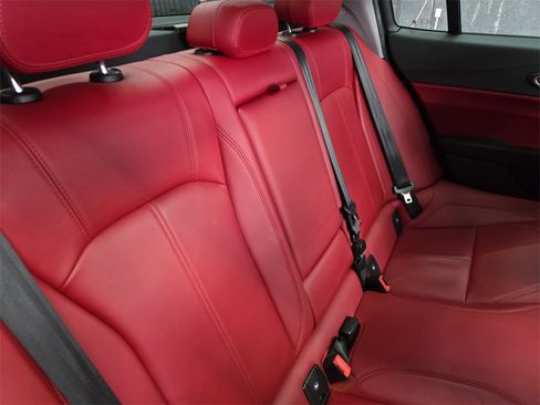 Used 2021 Alfa Romeo Giulia Ti w/ Nero Edizione image 16