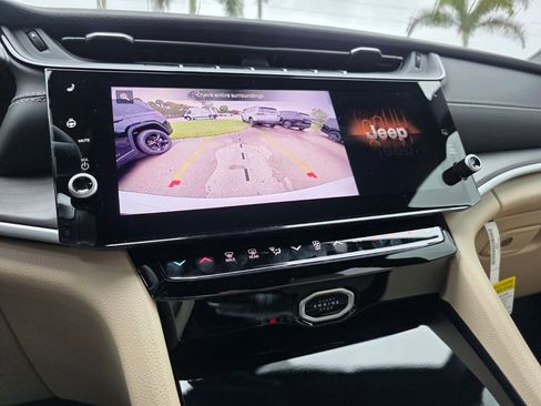 New 2026 Jeep Grand Cherokee Limited RWD image 20