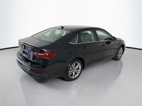 Used 2023 Volkswagen Jetta SE FWD image 7