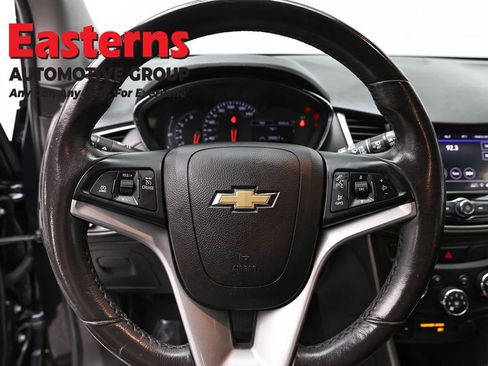 Used 2021 Chevrolet Trax LT w/ Driver Confidence Package image 10