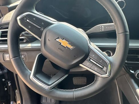 Used 2025 Chevrolet Traverse LT w/ Sun and Wheel Package FWD image 15