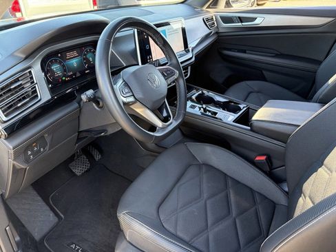 Used 2024 Volkswagen Atlas Cross Sport SE FWD image 19