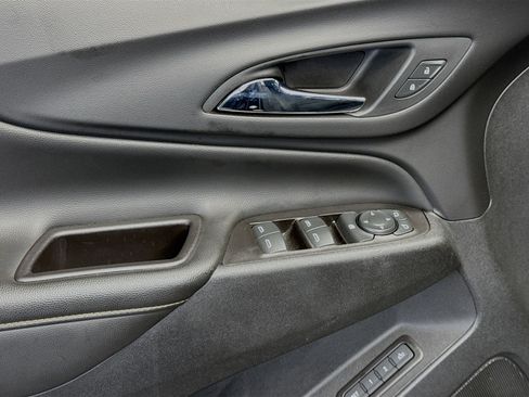 Used 2019 Chevrolet Equinox Premier image 13