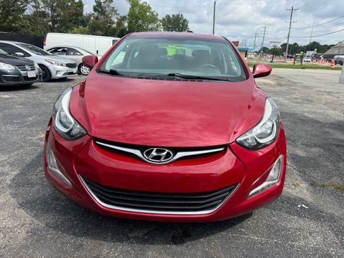 Used 2015 Hyundai Elantra SE w/ Option Group 03 FWD image 5