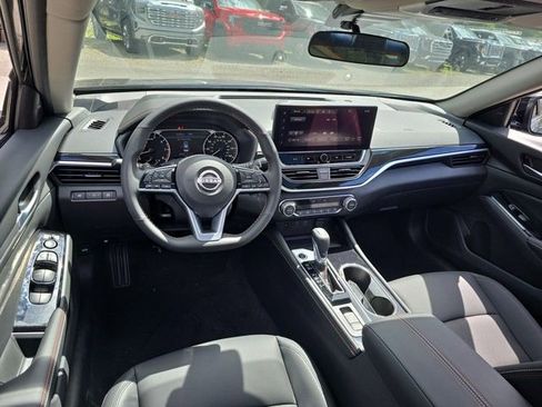 New 2025 Nissan Altima 2.5 SR w/ SR Premium Package image 6
