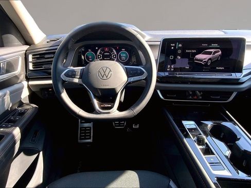Certified 2025 Volkswagen Atlas Peak Edition SE AWD/4WD image 5