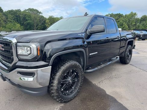 Used 2017 GMC Sierra 1500 4x4 Double Cab w/ Sierra Convenience Package image 9