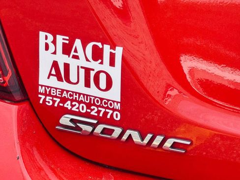 Used 2020 Chevrolet Sonic Premier FWD image 41