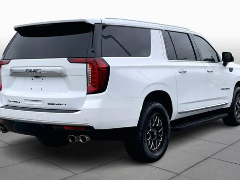 Used 2024 GMC Yukon XL Denali image 12