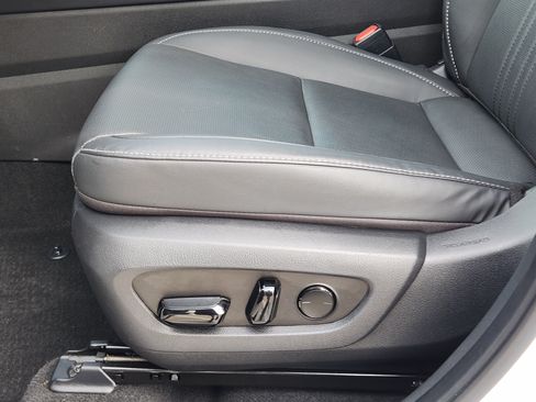 Used 2025 Lexus NX 250 FWD w/ Towing Package (2000 Lbs) image 23