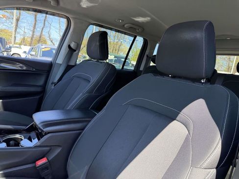 Used 2023 Jeep Grand Cherokee Laredo AWD/4WD image 17