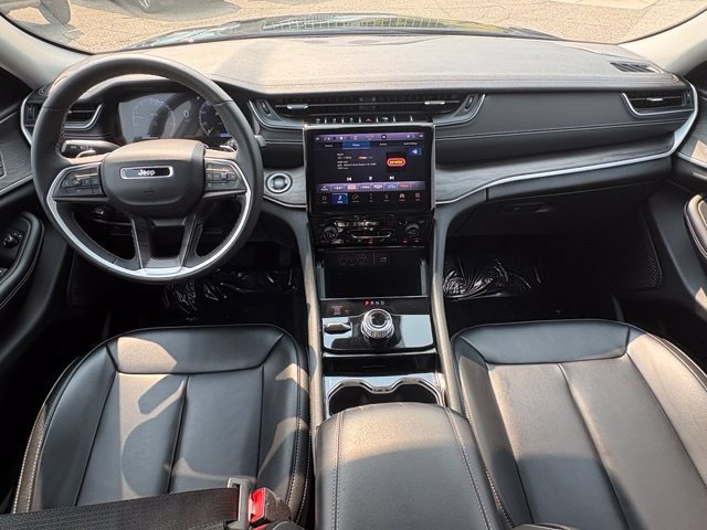 Used 2023 Jeep Grand Cherokee Limited AWD/4WD image 10