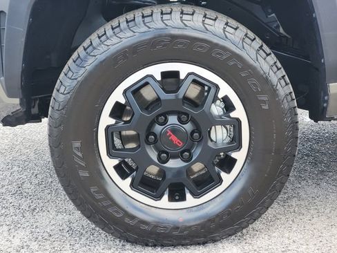 Certified 2026 Toyota Tacoma TRD Off-Road AWD/4WD image 9