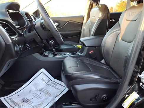 Used 2021 Jeep Cherokee Latitude Lux w/ Comfort/Convenience Group image 9