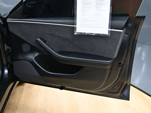 Used 2024 Tesla Model 3 Long Range AWD/4WD image 38