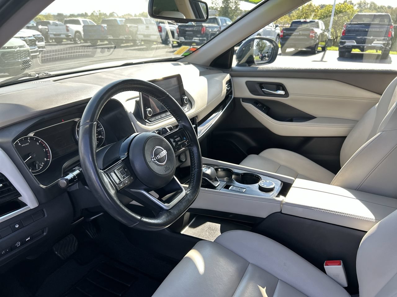Used 2023 Nissan Rogue SL AWD/4WD image 24