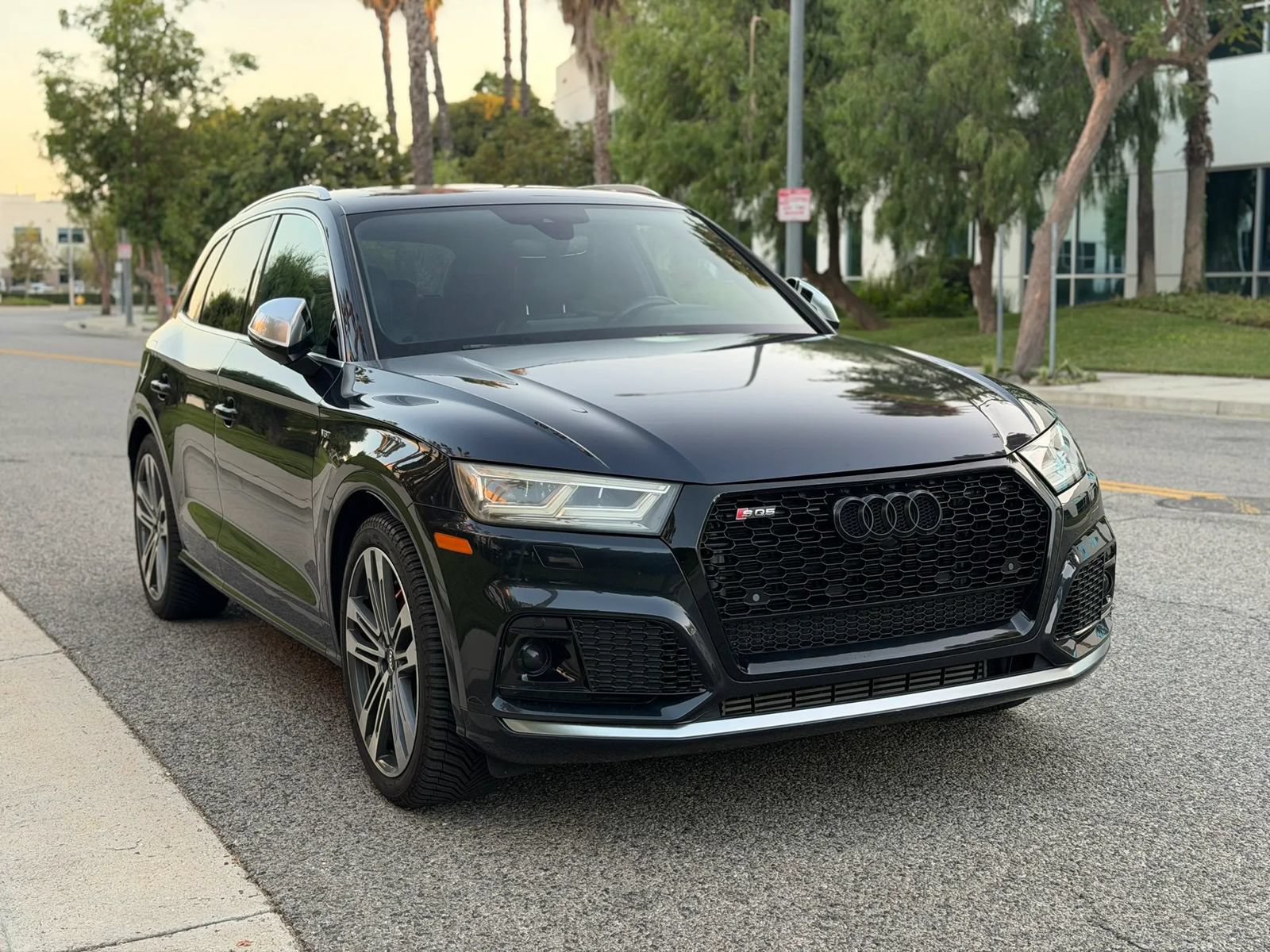 Used 2018 Audi SQ5 Premium Plus AWD/4WD image 3
