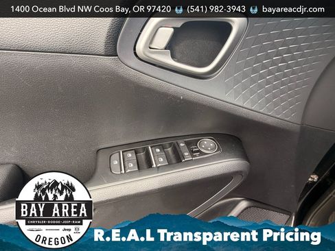 Used 2020 Kia Soul S FWD image 11