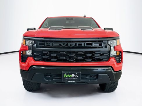 Used 2024 Chevrolet Silverado 1500 Custom Trail Boss w/ Dark Appearance Package AWD/4WD image 2