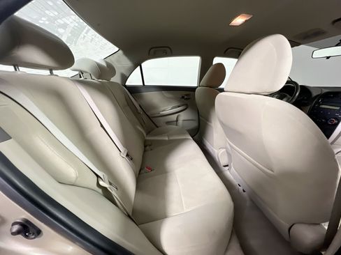 Used 2010 Toyota Corolla LE FWD image 32