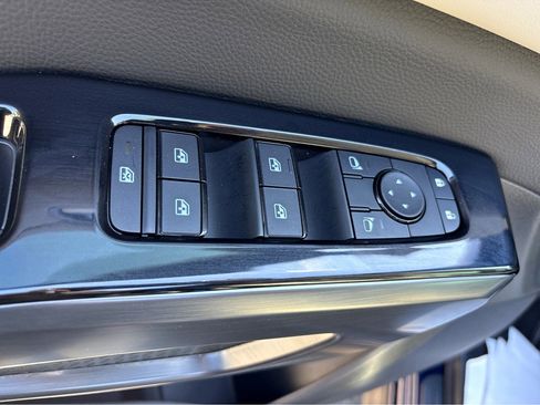 New 2026 Nissan Pathfinder SL image 24