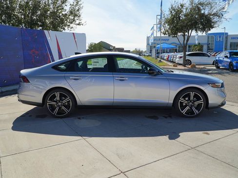 Used 2026 Honda Accord SE image 9