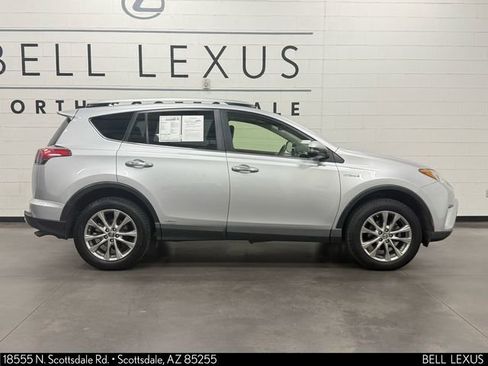 Used 2016 Toyota RAV4 Limited image 3