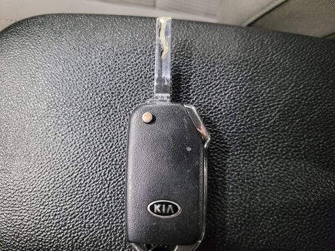 Used 2020 Kia Forte LXS image 32