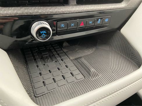 Used 2025 Ford Explorer Platinum w/ LUX Leather Package image 35