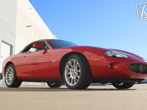 Used 2000 Jaguar XK8 Convertible image 23