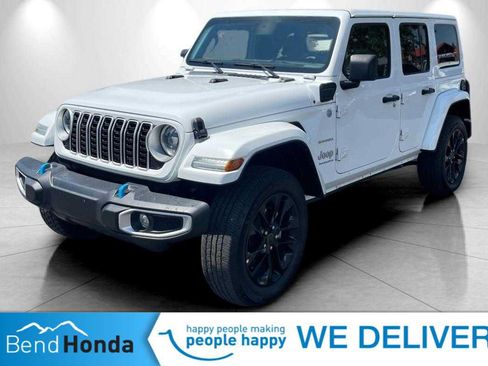Used 2024 Jeep Wrangler Unlimited Sahara AWD/4WD image 1