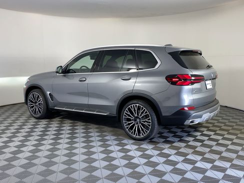 New 2026 BMW X5 sDrive40i w/ Executive Package image 3