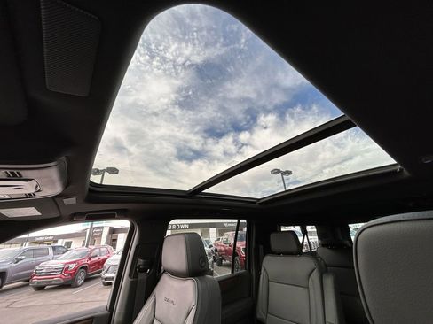 Used 2026 GMC Yukon XL Denali w/ Sun & Power Step Package image 19