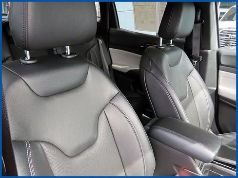 Used 2025 Jeep Compass Limited w/ Elite Group image 9