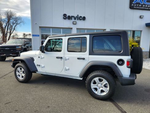 Used 2022 Jeep Wrangler Unlimited Sport image 9